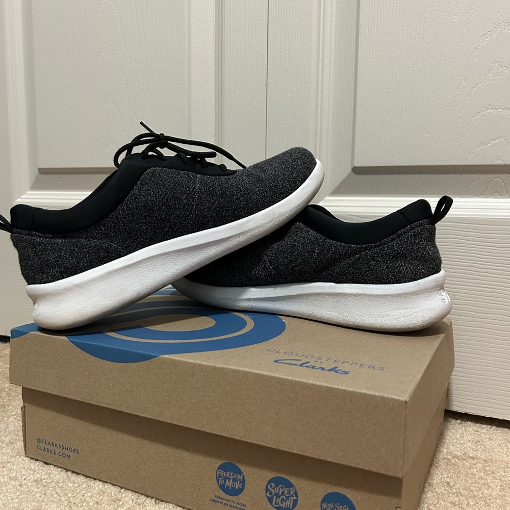 Clarks Women's Black and Gray Athletic Shoes